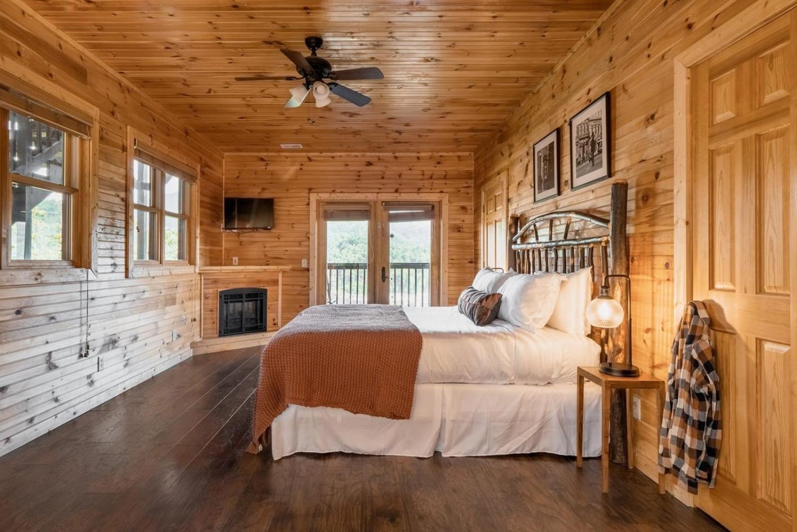 Hickory Ridge By Avantstay Incredible Private Elevated Cabin Sleeps 20 Gatlinburg Bagian luar foto