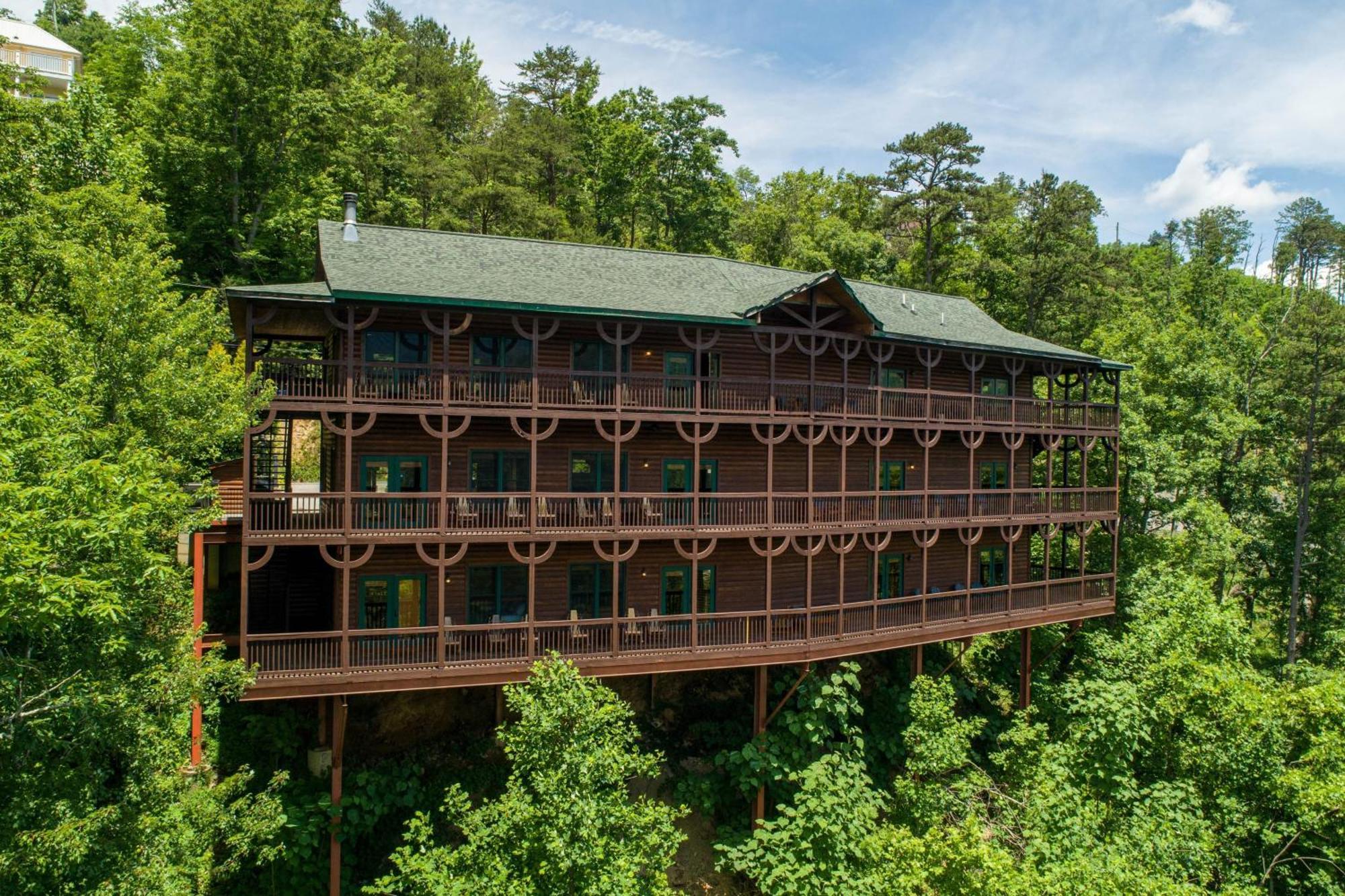 Hickory Ridge By Avantstay Incredible Private Elevated Cabin Sleeps 20 Gatlinburg Bagian luar foto